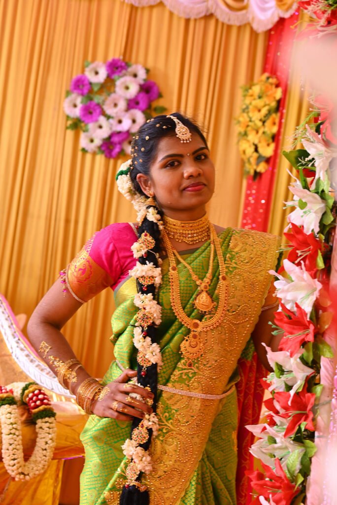 Santhana Mariappan weds Surya wedding photo in Sankarankovil