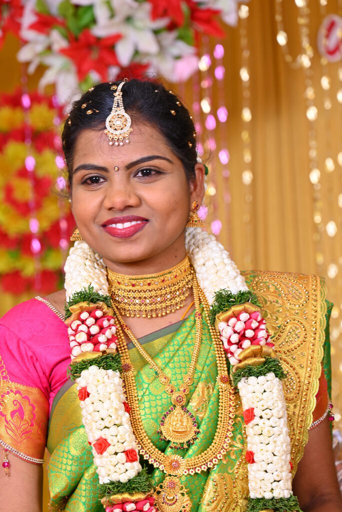 Santhana Mariappan weds Surya wedding photo in Sankarankovil