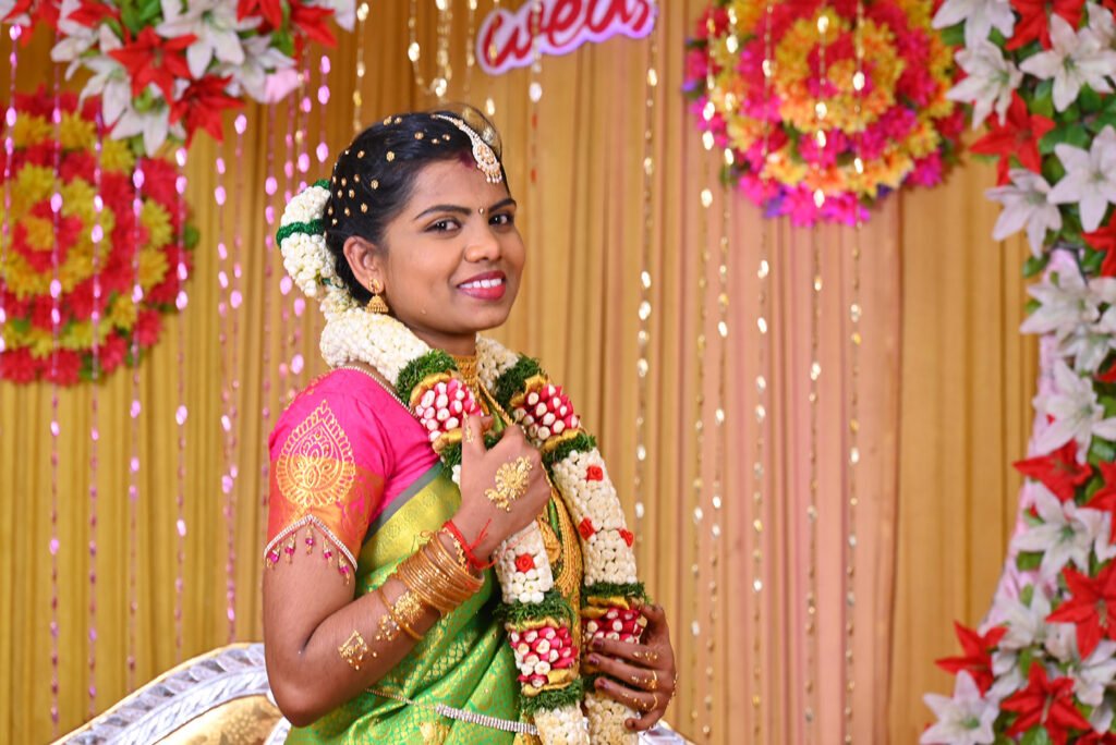 Santhana Mariappan weds Surya wedding photo in Sankarankovil