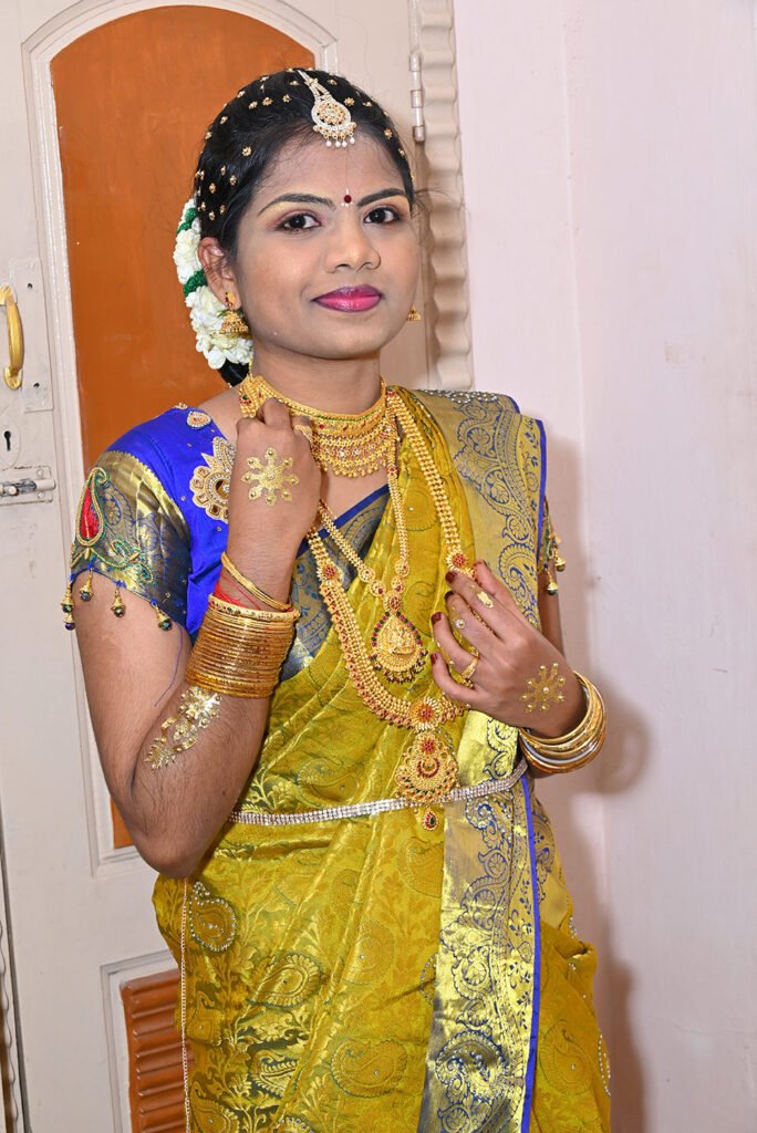 Santhana Mariappan weds Surya wedding photo in Sankarankovil