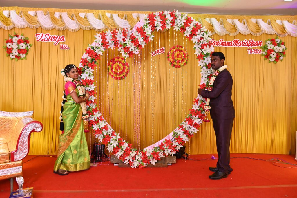 Santhana Mariappan weds Surya wedding photo in Sankarankovil